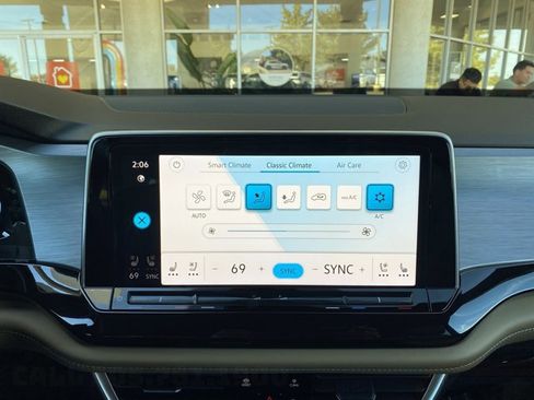 New 2026 Volkswagen Atlas Cross Sport SE AWD/4WD image 9