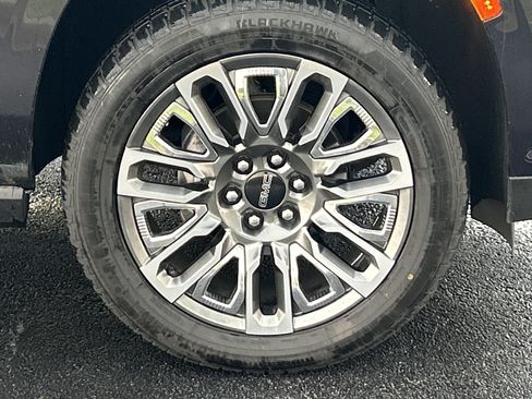 Used 2023 GMC Yukon XL Denali Ultimate AWD/4WD image 33