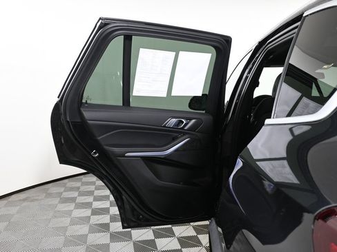Used 2023 BMW X5 xDrive40i w/ Premium Package AWD/4WD image 31