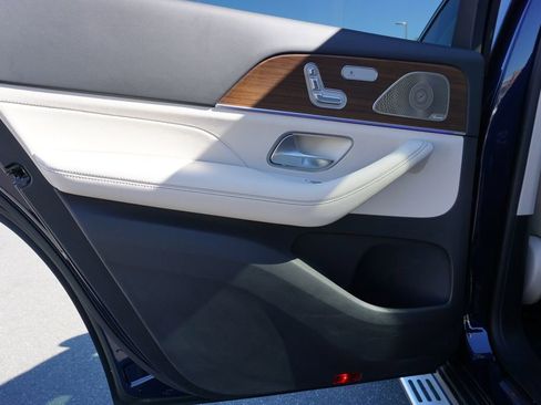 Used 2022 Mercedes-Benz GLS 450 4MATIC image 30