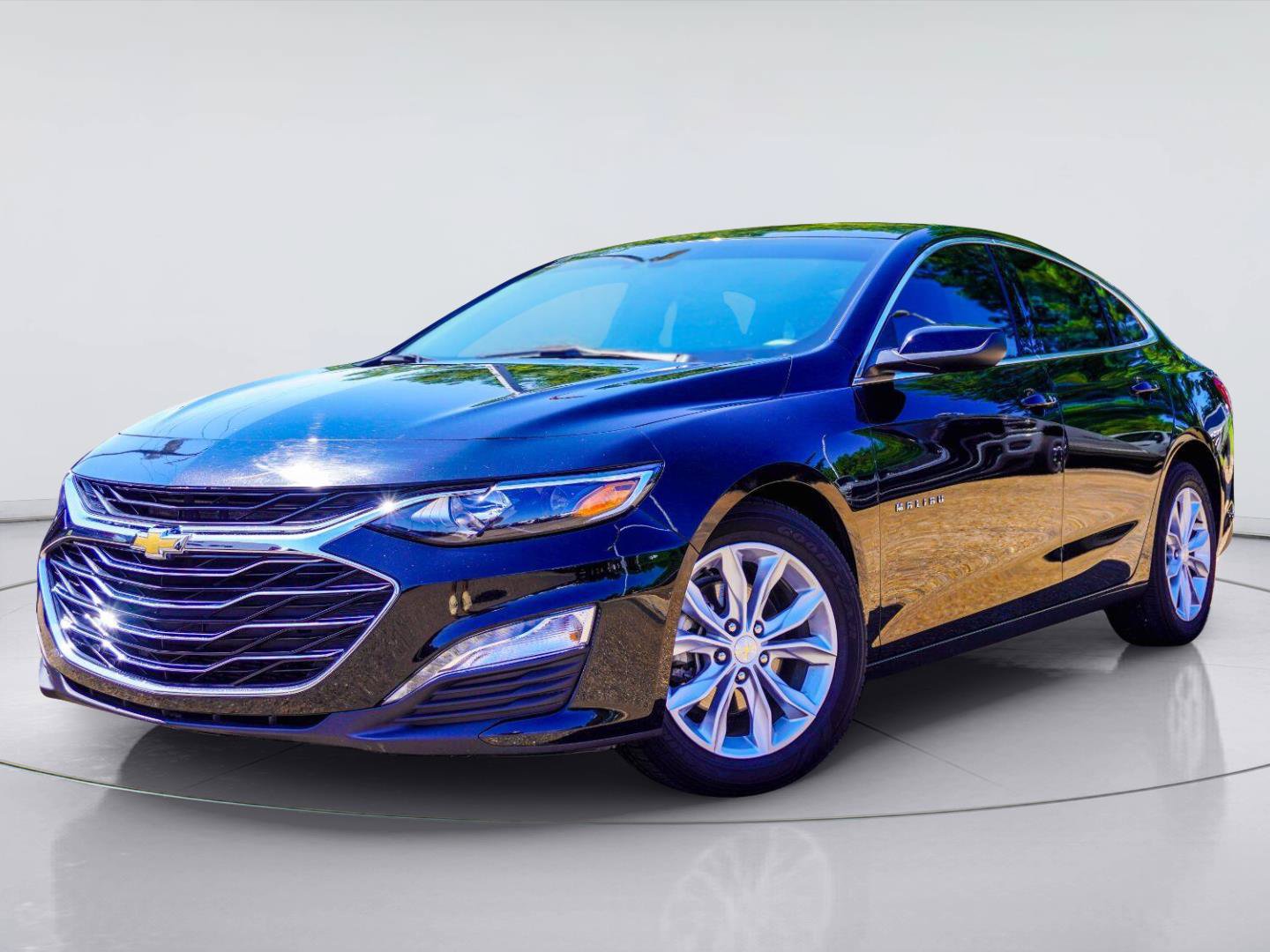 Used 2024 Chevrolet Malibu LT FWD image 1
