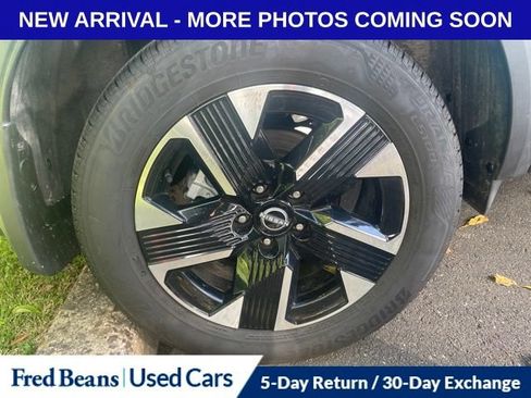 Used 2025 Nissan Kicks SR FWD image 16