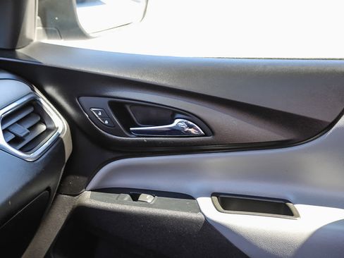 Used 2019 Chevrolet Equinox LS w/ LS Convenience Package FWD image 21