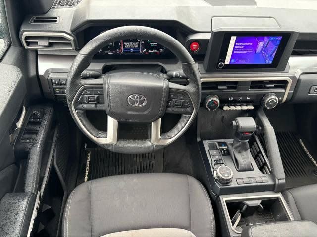 Used 2025 Toyota Tacoma TRD Off-Road AWD/4WD image 17