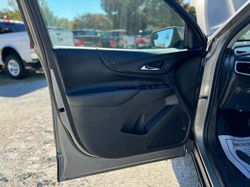 Used 2018 Chevrolet Equinox LT image 18