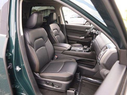 Used 2025 Nissan Pathfinder SL w/ SL Premium Package FWD image 28