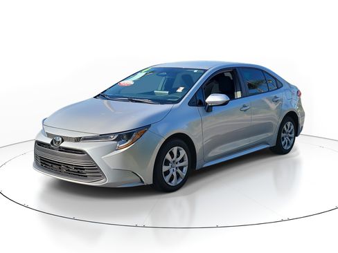 Certified 2024 Toyota Corolla LE FWD image 3