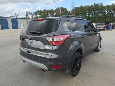 Used 2018 Ford Escape SE FWD image 16