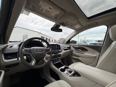 Used 2020 GMC Terrain Denali w/ Denali Premium Package FWD image 14