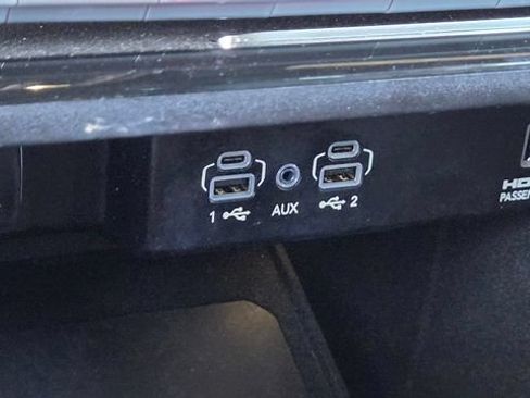 Used 2022 Jeep Wagoneer Series III RWD image 23
