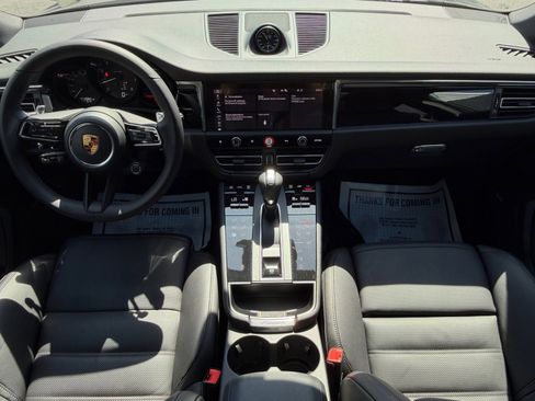 Certified 2026 Porsche Macan AWD/4WD image 12