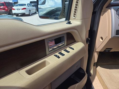 Used 2014 Ford F150 King Ranch w/ King Ranch Luxury Package AWD/4WD image 18