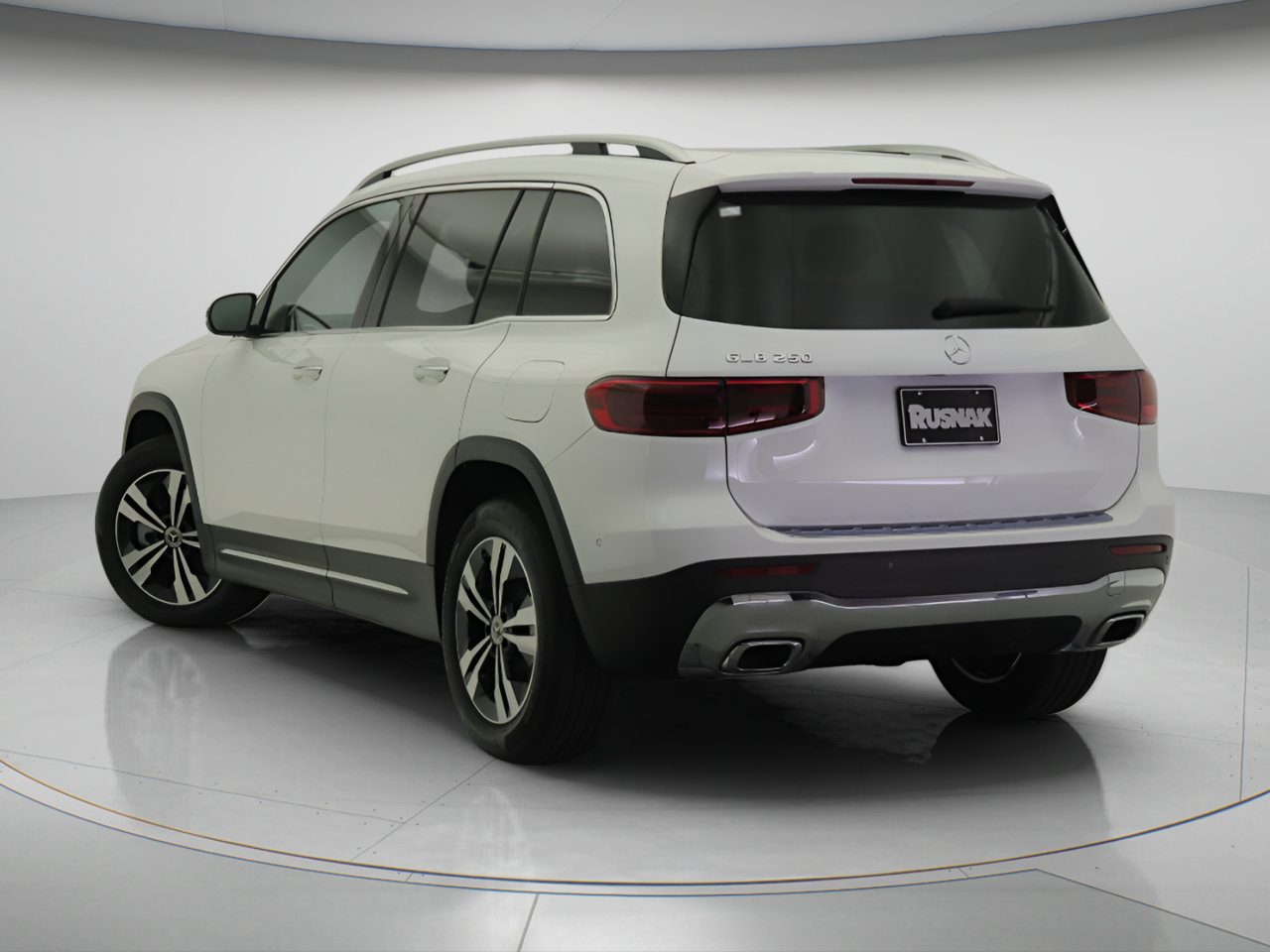 New 2026 Mercedes-Benz GLB 250 image 2