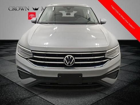 Used 2022 Volkswagen Tiguan SE image 2