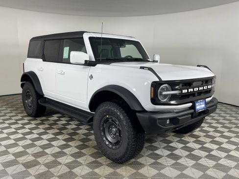 New 2025 Ford Bronco Outer Banks w/ Sasquatch Package image 21