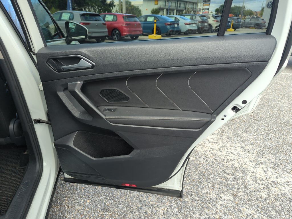 Used 2023 Volkswagen Tiguan SE FWD image 29