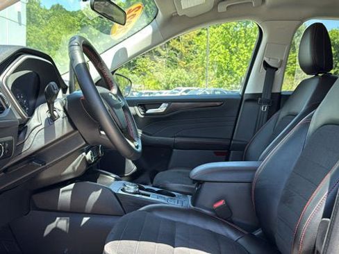 Used 2022 Ford Escape SEL w/ SEL Stealth AWD Package image 13