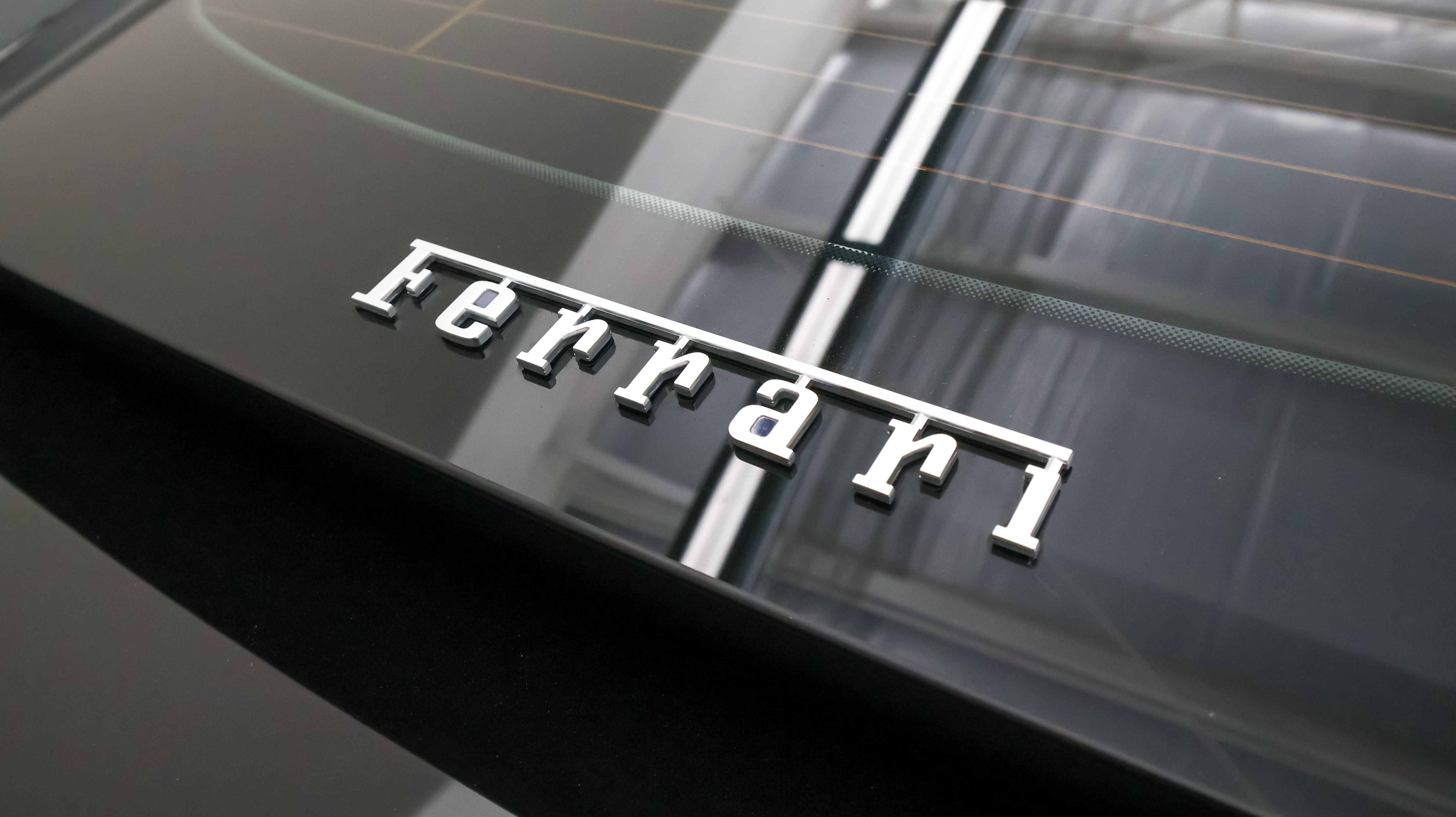Used 2019 Ferrari 812 Superfast RWD image 45