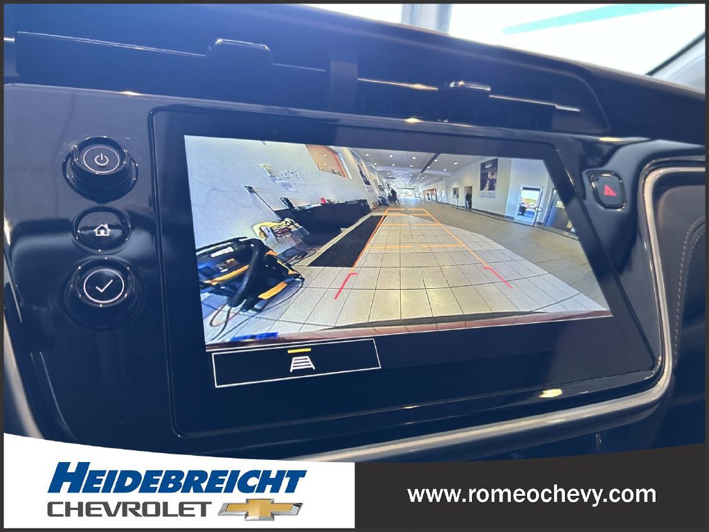 Used 2023 Chevrolet Bolt EUV LT w/ Comfort Package FWD image 23