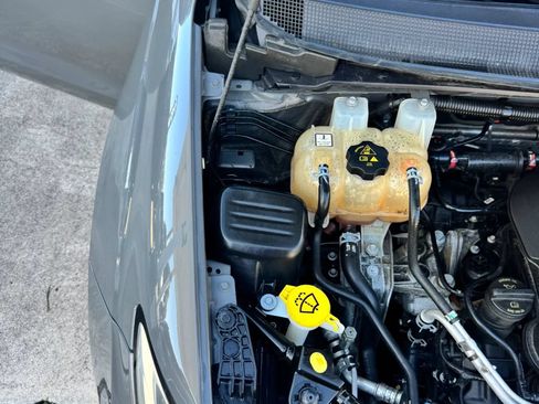 Used 2022 Chrysler Pacifica Touring-L FWD image 22