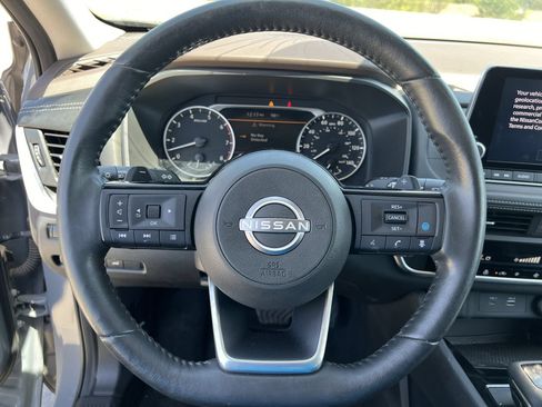 Used 2023 Nissan Rogue SV w/ SV Premium B Package FWD image 7