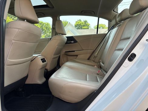 Used 2016 Honda Accord Touring image 11