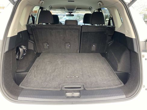 Used 2024 Nissan Rogue SV image 5