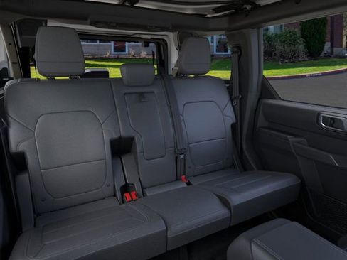 New 2025 Ford Bronco Badlands image 11