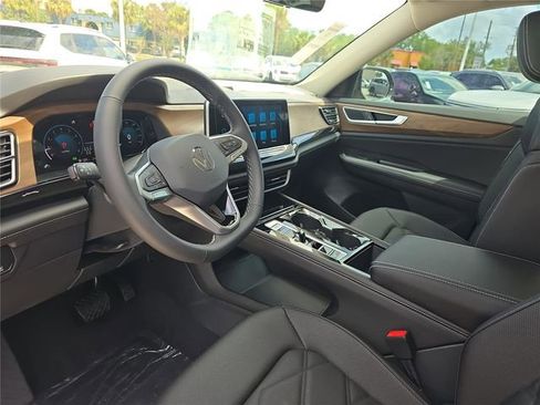 New 2026 Volkswagen Atlas SE FWD image 17