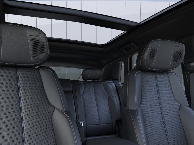 New 2026 Cadillac Lyriq Premium Luxury AWD/4WD image 24