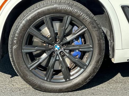 Used 2020 BMW X5 M50i w/ Premium Package image 34