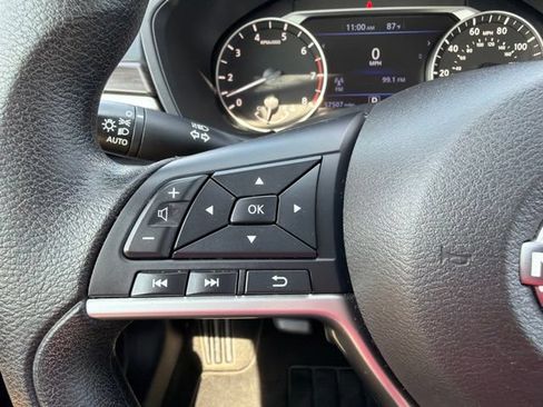 Used 2024 Nissan Altima 2.5 SV FWD image 13