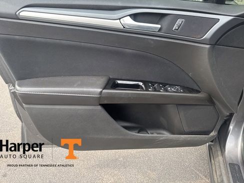 Used 2014 Ford Fusion SE image 15