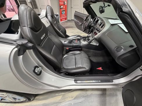 Used 2008 Pontiac Solstice GXP w/ Premium Package RWD image 36