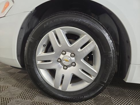 Used 2011 Chevrolet Impala LT image 31