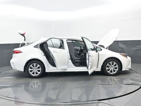 Used 2026 Toyota Corolla LE image 26