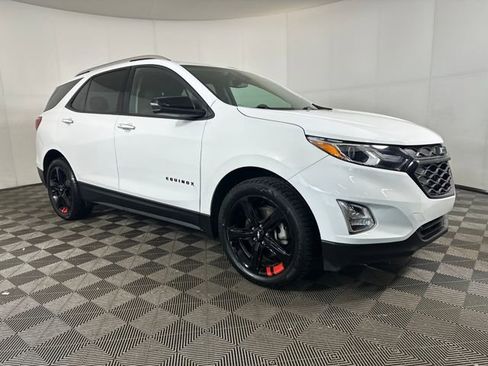Used 2020 Chevrolet Equinox Premier w/ Premier Redline Edition image 2