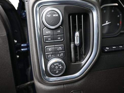 Used 2022 GMC Sierra 3500 Denali w/ Denali Ultimate Package image 13