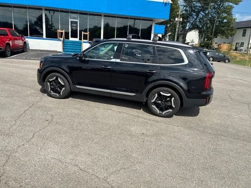 Used 2025 Kia Telluride S AWD/4WD image 19