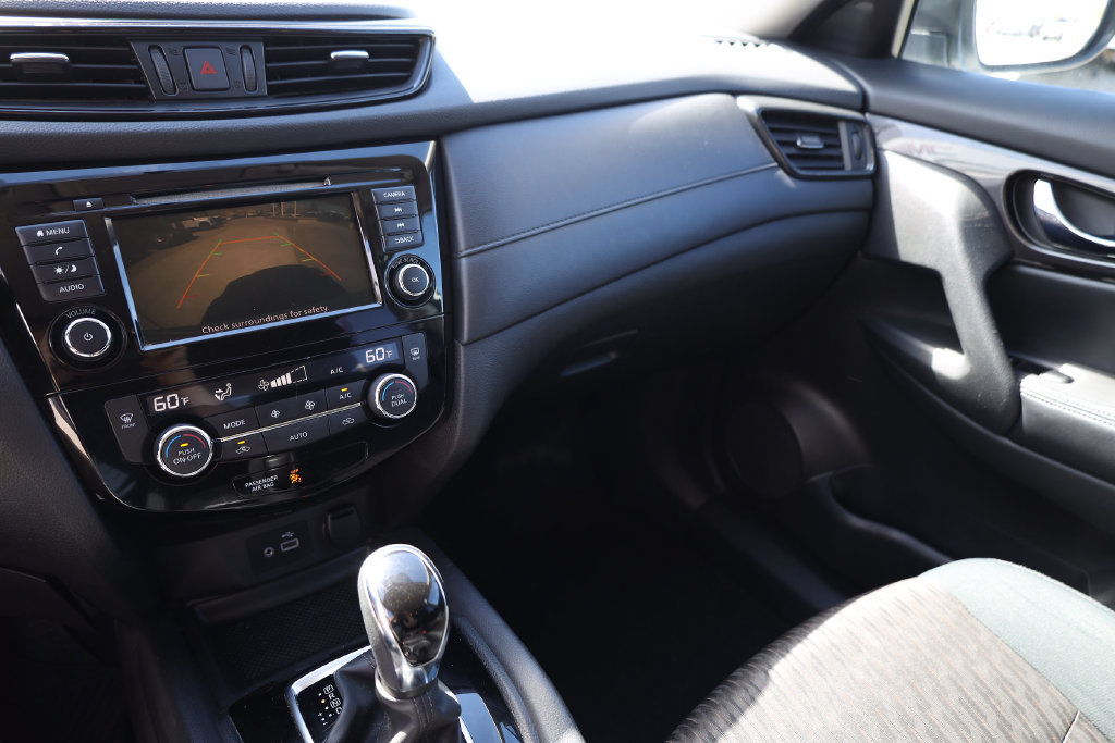 Used 2018 Nissan Rogue SV FWD image 14