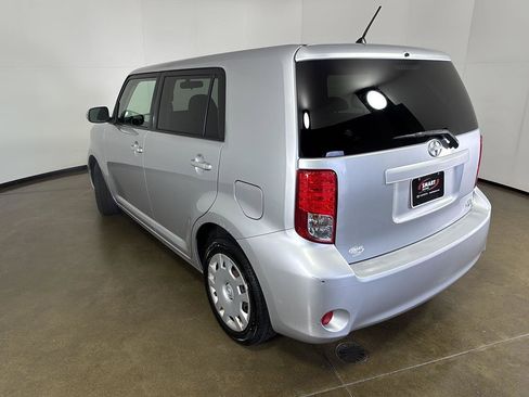 Used 2011 Scion xB FWD image 12