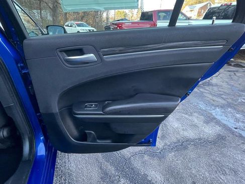 Used 2018 Chrysler 300 Touring w/ Sport Appearance Package image 24