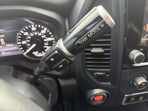 Used 2022 Nissan Titan SV RWD image 29