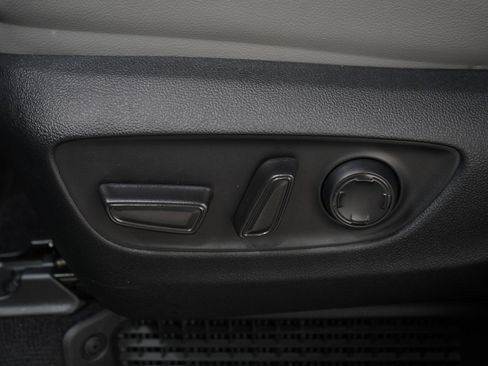 Used 2025 Toyota Sienna XLE w/ XLE Plus Package AWD/4WD image 24
