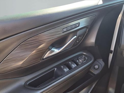 Used 2023 GMC Terrain SLT w/ Tech Package image 11