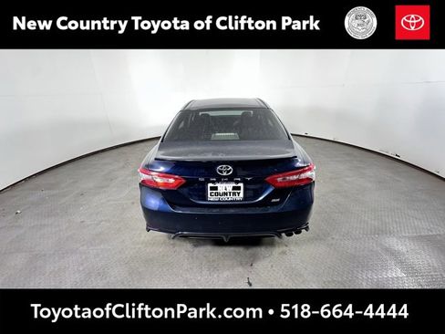 Used 2018 Toyota Camry SE image 4