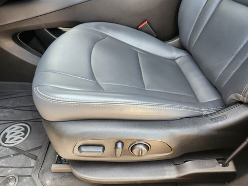Used 2024 Buick Enclave Essence w/ Technology Package FWD image 21