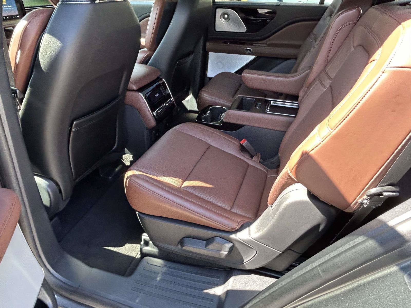 Certified 2025 Lincoln Aviator Reserve w/ Equipment Group 201A AWD/4WD image 17