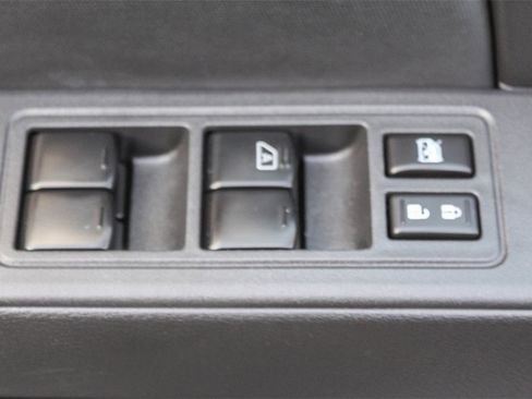 Used 2023 Nissan Frontier SV w/ Midnight Edition Package image 20