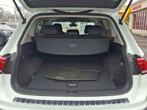 Certified 2022 Volkswagen Tiguan SE image 28